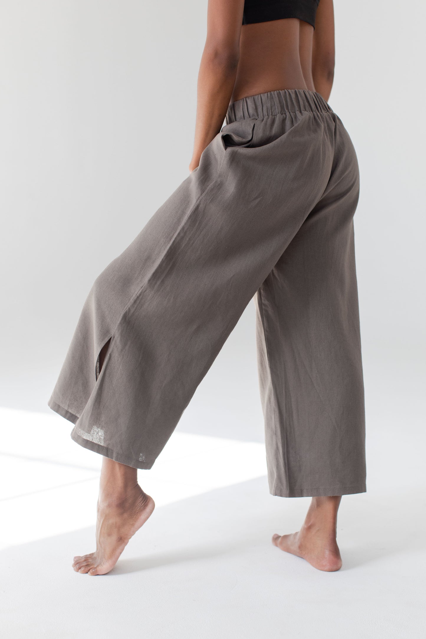 Essential Crop Pant