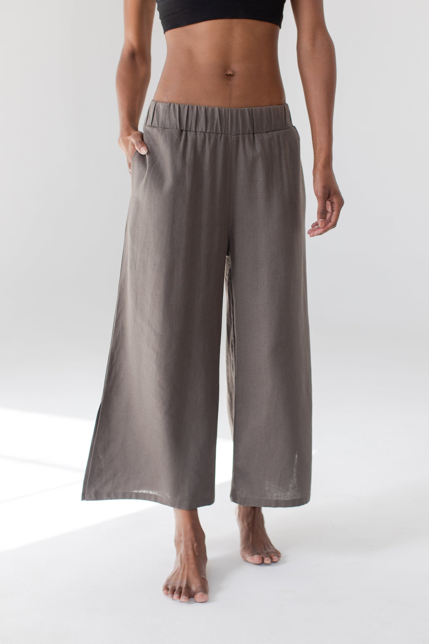 Essential Crop Pant