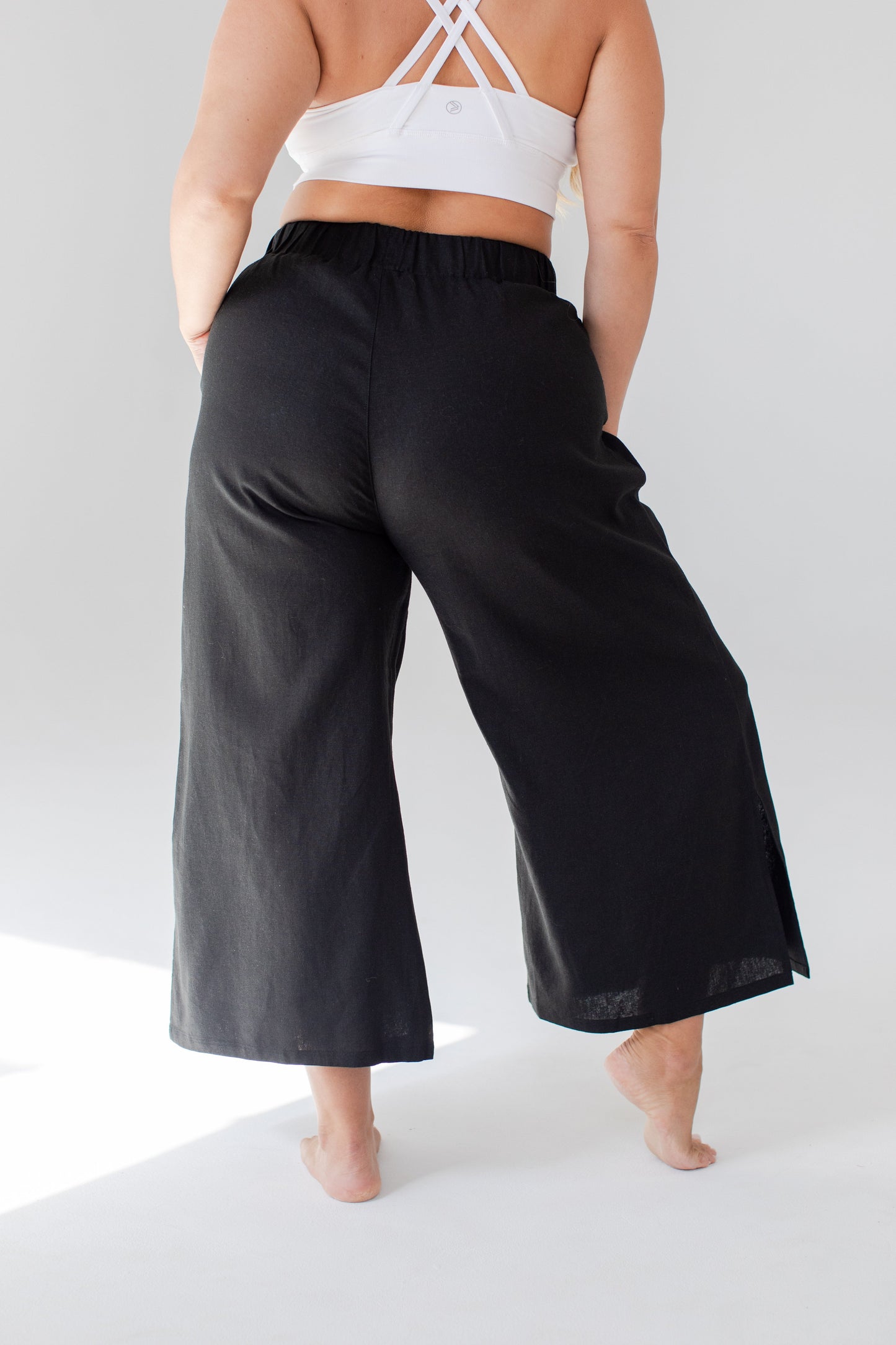 Essential Crop Pant
